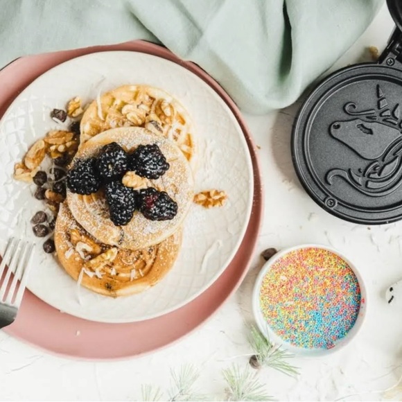 BELLA Mini Unicorn 4" Waffle Maker Silver BPA Free Recipes Included NEW Open Box - Picture 8 of 11